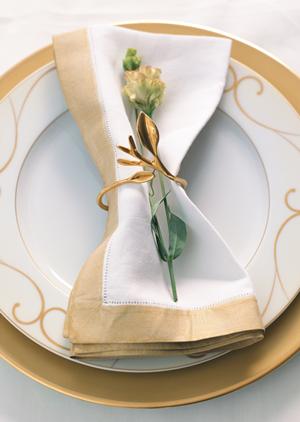 魅力的なカラコンを購入するには